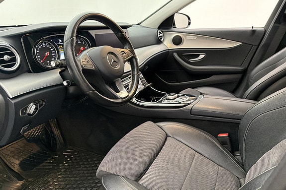Mercedes-Benz E220 10 of 30