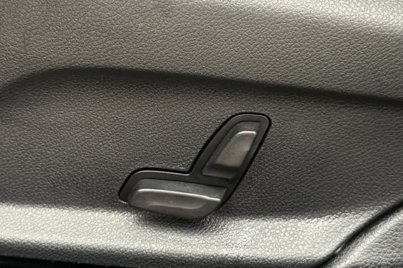 Mercedes-Benz E220 25 of 30