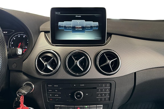 Mercedes-Benz B220 13 of 25