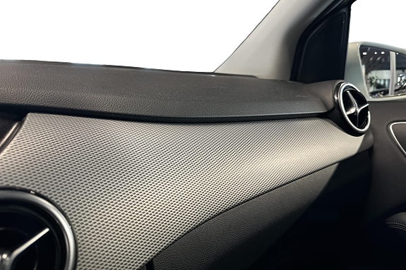 Mercedes-Benz B220 24 of 25