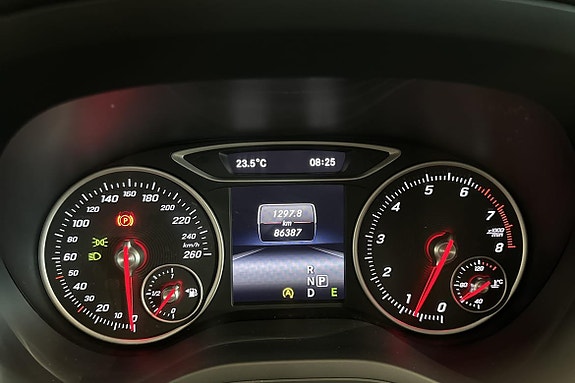 Mercedes-Benz B220 14 of 25