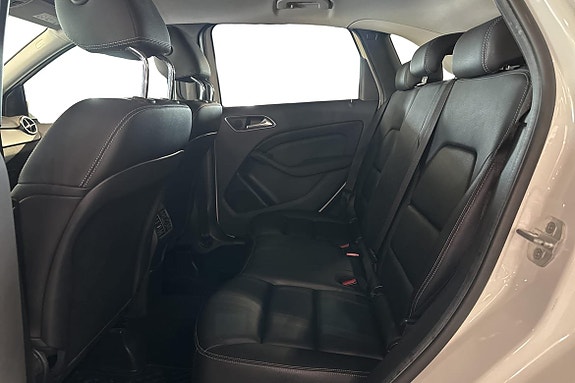 Mercedes-Benz B220 11 of 25