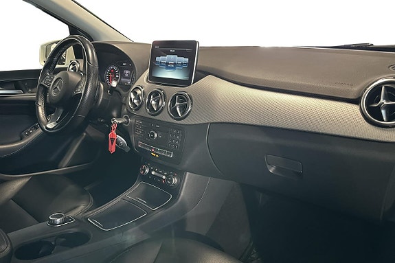 Mercedes-Benz B220 9 of 25