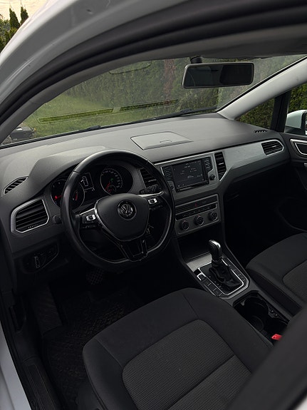 Volkswagen Golf Sportsvan 5 of 5