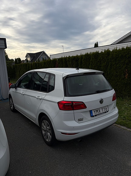 Volkswagen Golf Sportsvan 3 of 5