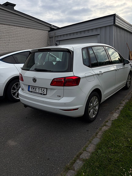 Volkswagen Golf Sportsvan 4 of 5