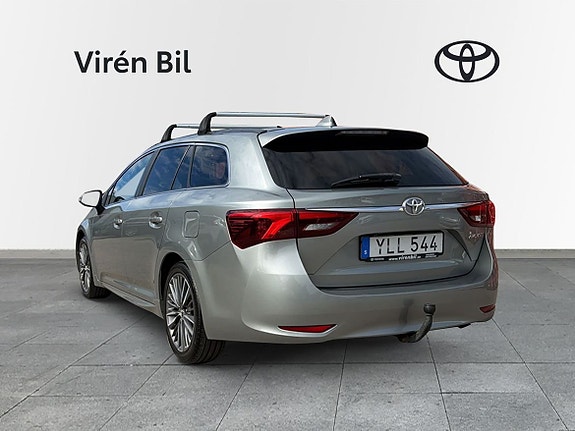 Toyota Avensis 3 of 5