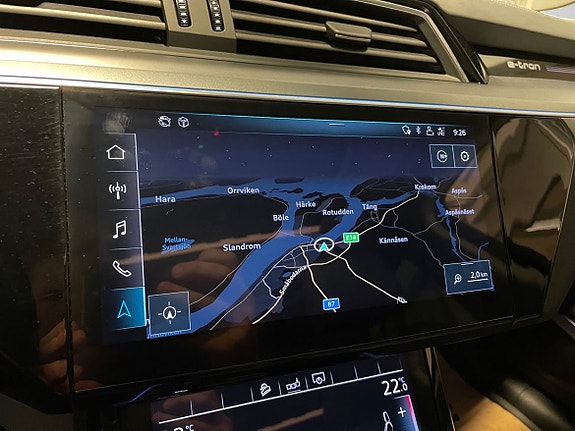 Audi e-tron 15 of 16