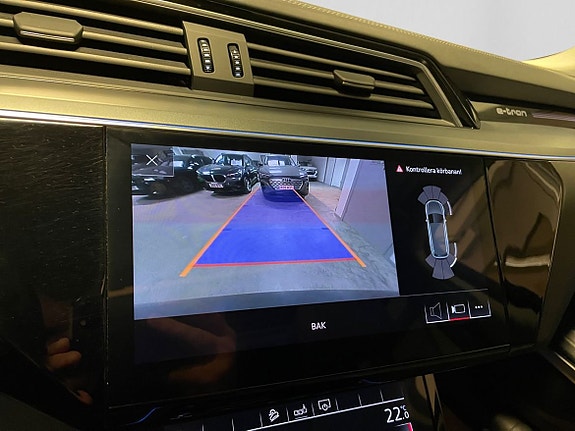 Audi e-tron 14 of 16