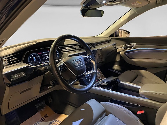 Audi e-tron 4 of 16