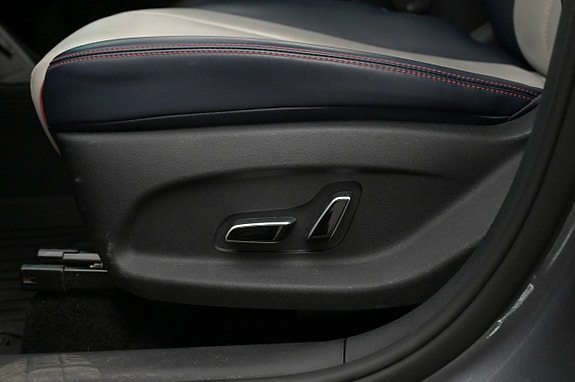 BYD Atto 3 11 of 27