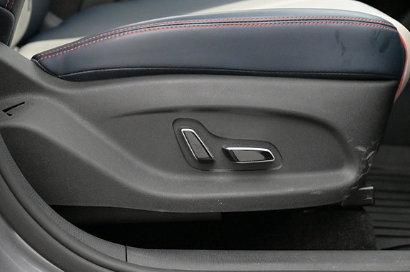 BYD Atto 3 13 of 27