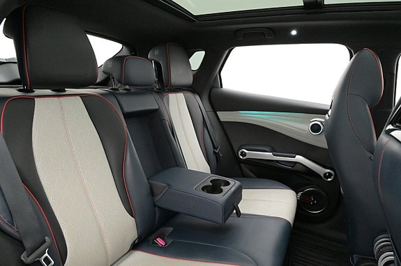BYD Atto 3 24 of 27