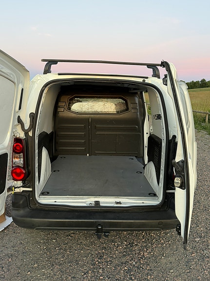 Peugeot Partner 3 of 5