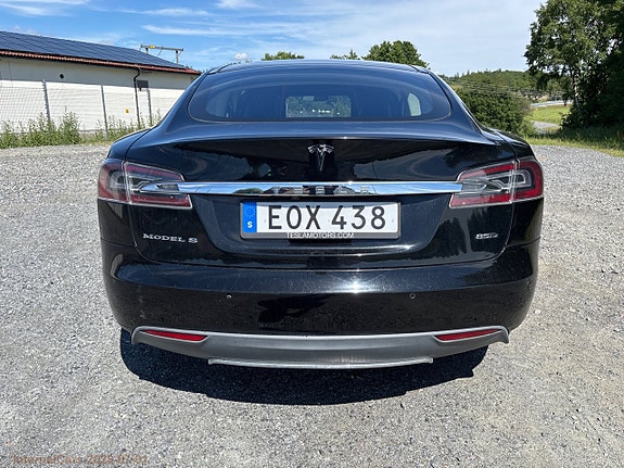 Tesla Model S 5 of 5
