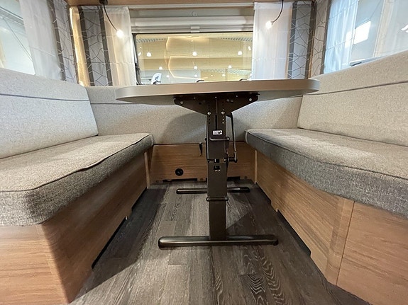 Knaus Sport 460 / Långbädd / B-körkort 1400kg / Box-Markis / Fint skick 17 of 25
