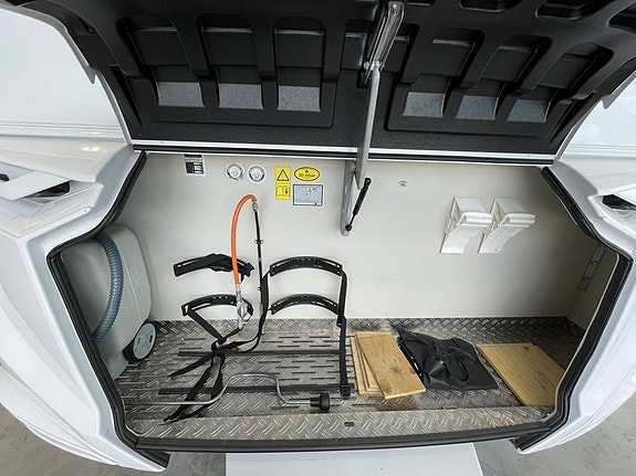 Knaus Sport 460 / Långbädd / B-körkort 1400kg / Box-Markis / Fint skick 6 of 25