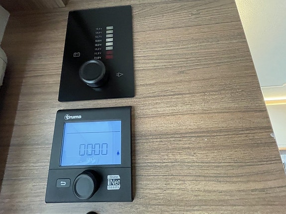 Knaus Sport 460 / Långbädd / B-körkort 1400kg / Box-Markis / Fint skick 25 of 25
