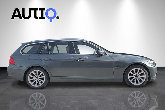 BMW 320d 4 of 5