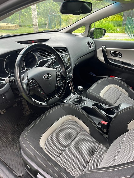 Kia Ceed 8 of 13