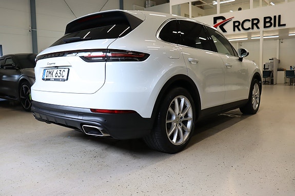 Porsche Cayenne 5 of 5