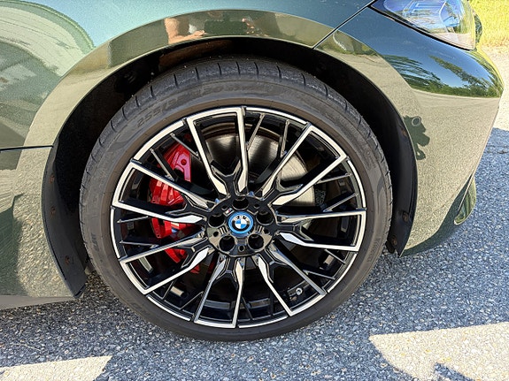 BMW i4 11 of 18