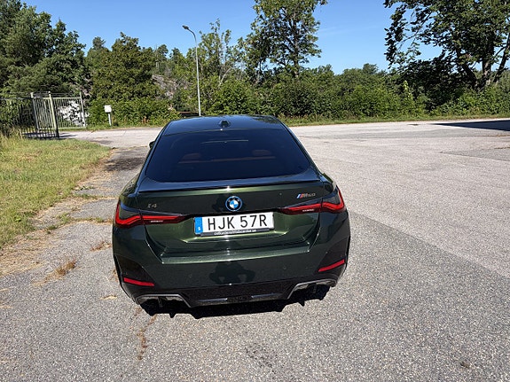 BMW i4 2 of 18
