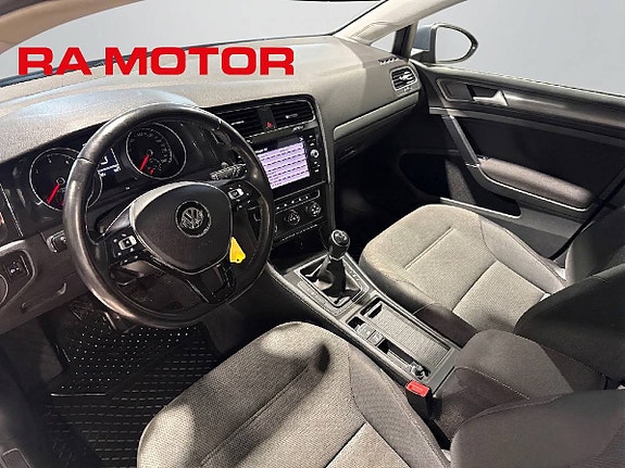 Volkswagen Golf VII 9 of 26