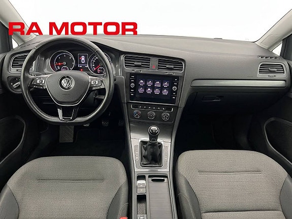 Volkswagen Golf VII 11 of 26