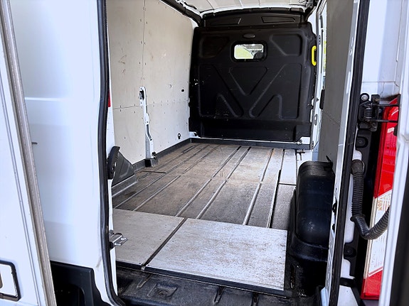 Ford Transit 9 of 14