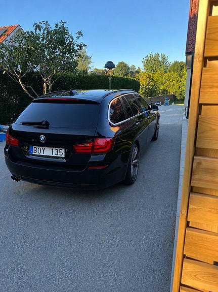 BMW 520d 3 of 5
