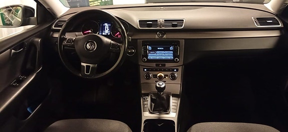 Volkswagen Passat 5 of 5