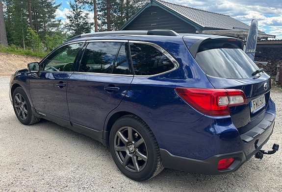 Subaru Outback 2 of 5