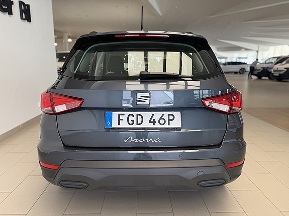 Seat Arona 8 of 21