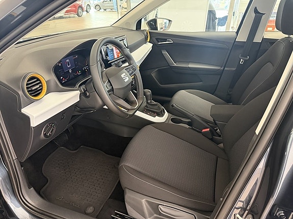 Seat Arona 13 of 21