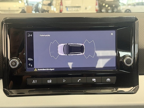 Seat Arona 15 of 22