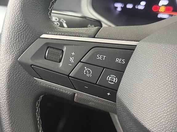 Seat Arona 18 of 22