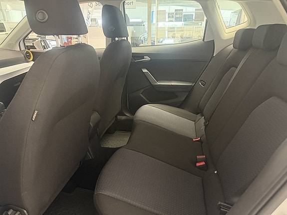 Seat Arona 19 of 22