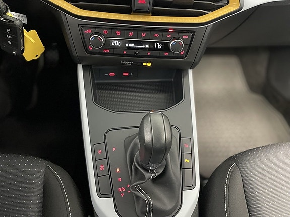Seat Arona 19 of 19