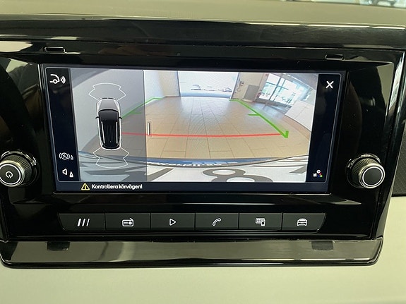 Seat Arona 18 of 19