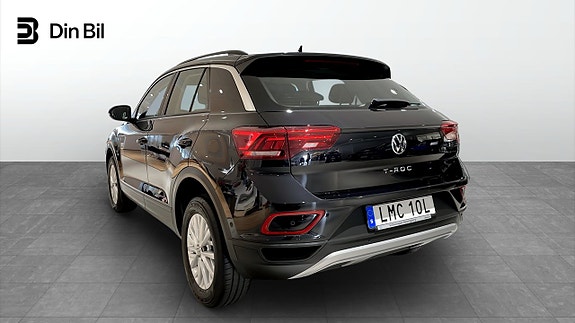Volkswagen T-Roc 3 of 5
