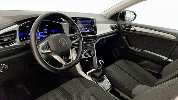 Volkswagen T-Roc 7 of 12