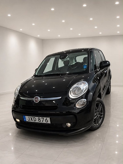 Fiat 500L 3 of 5
