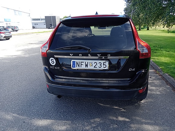 Volvo XC60 4 of 5