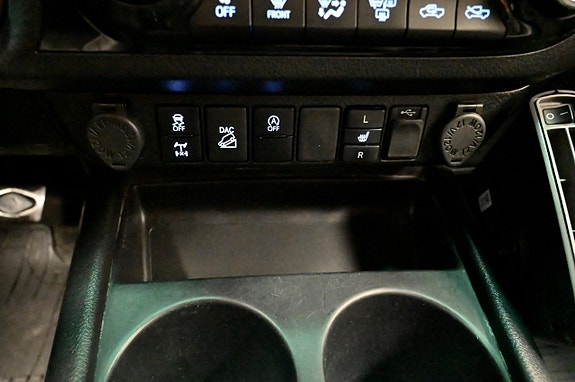Toyota HiLux 19 of 24