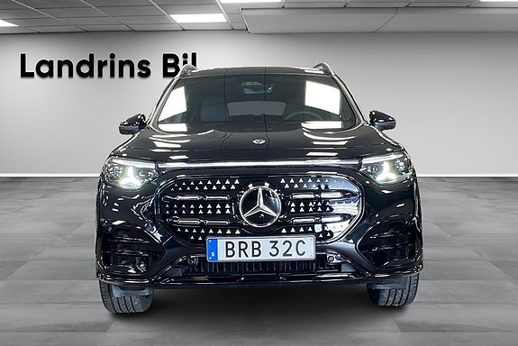Mercedes-Benz GLB250+ 2 of 5
