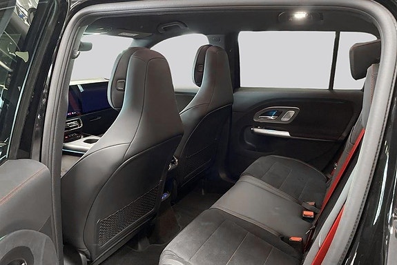 Mercedes-Benz GLB250+ 10 of 14