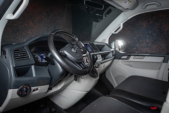 Volkswagen Transporter 16 of 24