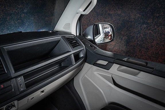 Volkswagen Transporter 17 of 24
