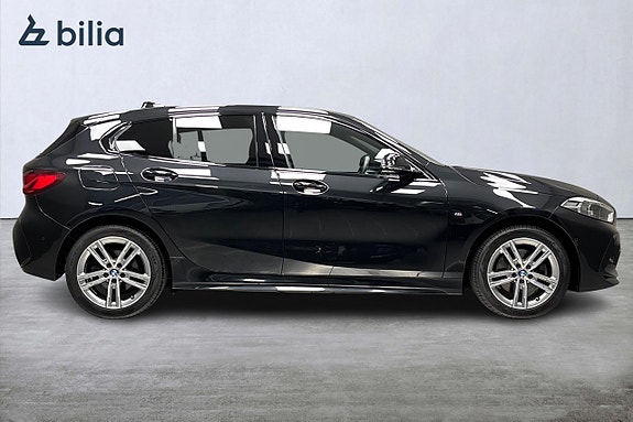 BMW 118i 2 of 5